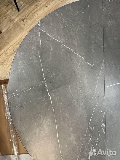 Стол кухонный