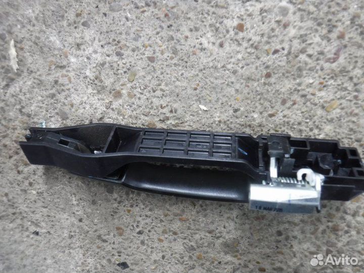 Ручка двери задняя левая Mitsubishi Pajero Sport 2