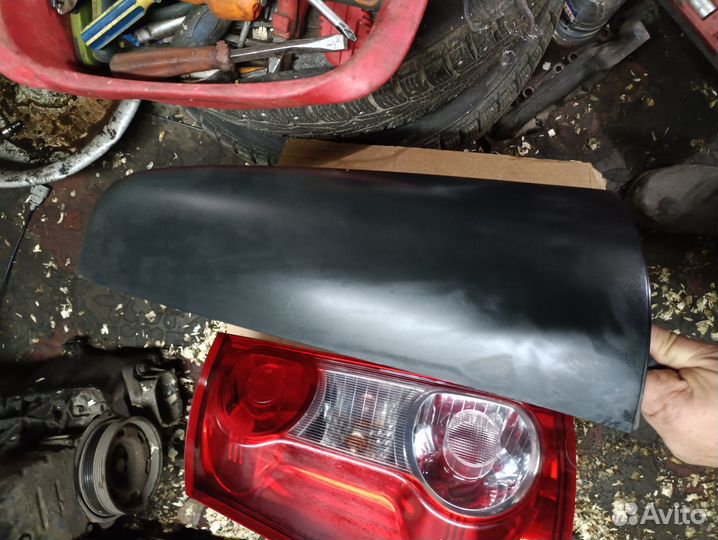 Задний левый фонарь Лада Ларгус