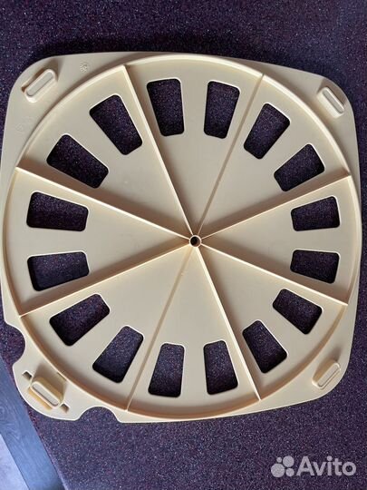 Форма Tupperware для круассанов