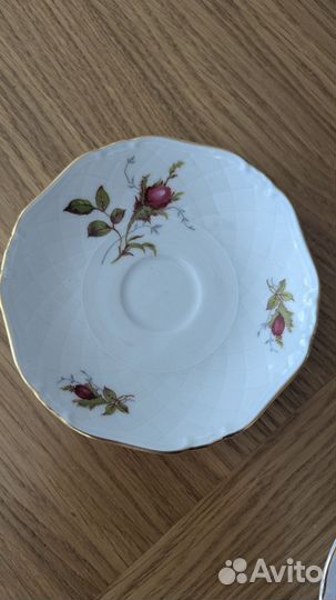 Набор чашек с блюдцами