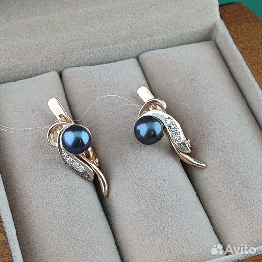 Серьги из комбинированного золота с жемчугом и алм