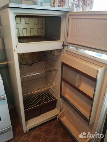 Холодильник витрина бу