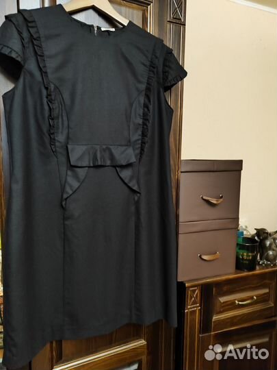 Платье футляр miu miu 100% Oригинал.Шерсть