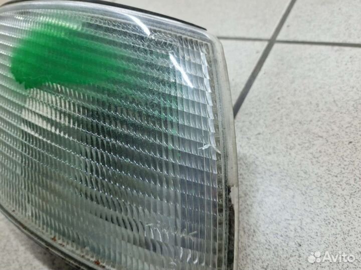 Поворотник Hella передний правый Audi A6 C4