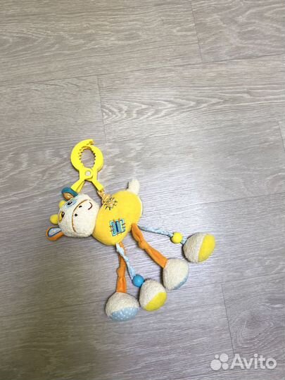 Игрушки на коляску или кроватку 3 шт