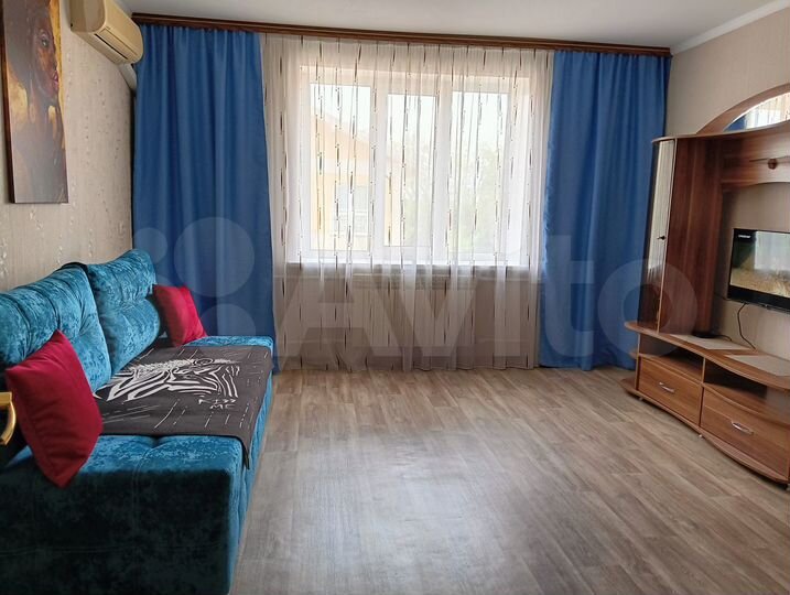 2-к. квартира, 50 м², 3/3 эт.