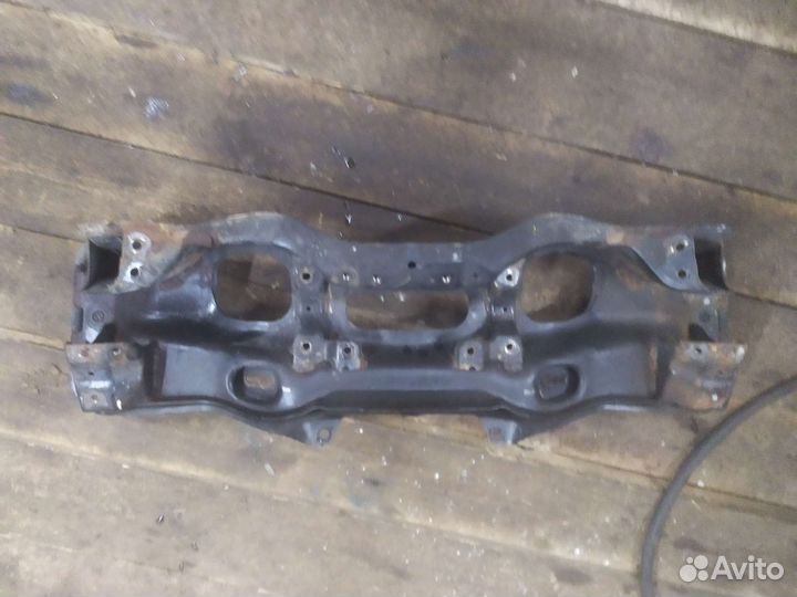 Подрамник передний Subaru Tribeca B9 W10