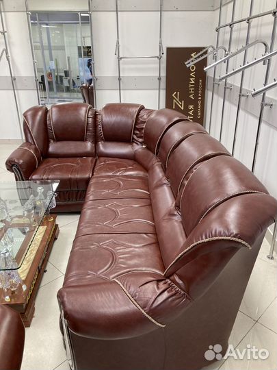 Большой угловой диван бу