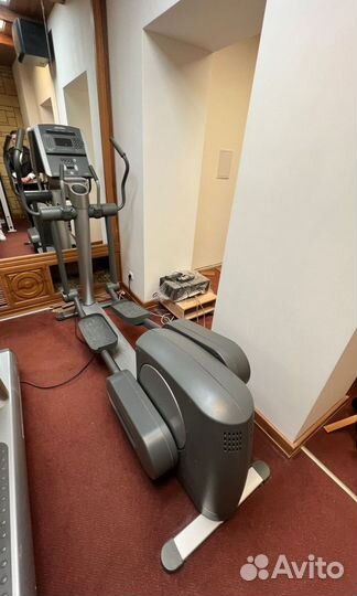 До 4.09 Эллипсоид life fitness