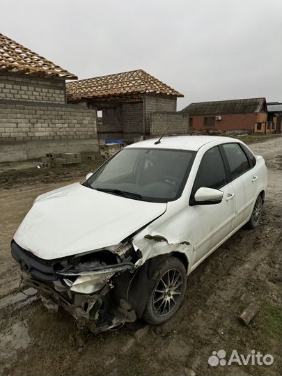 LADA Granta 1.6 МТ, 2018, битый, 250 000 км