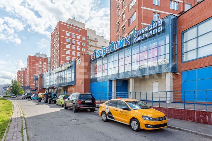 Продам торговое помещение, 3921.4 м²