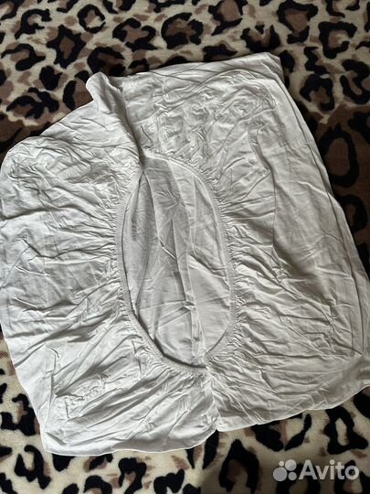 Простынь на резинке в детскую кроватку