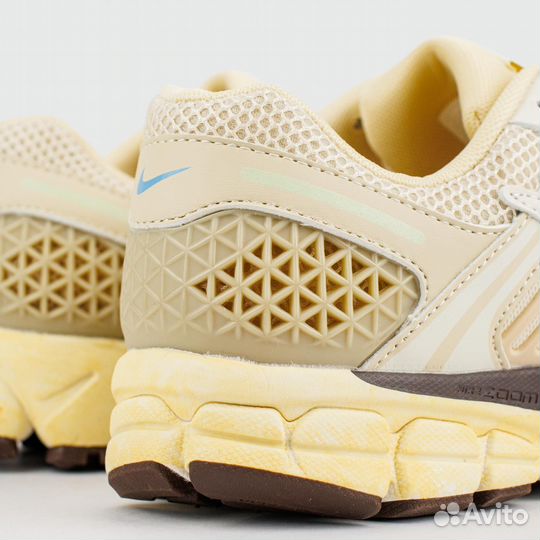 Кроссовки Nike Zoom Vomero 5