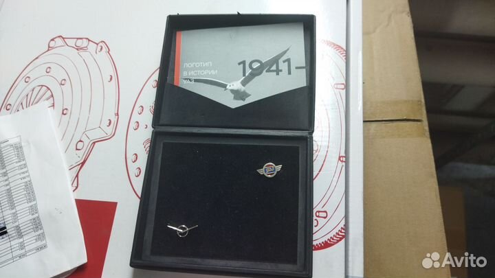 Набор значков УАЗ в пенале 2 шт