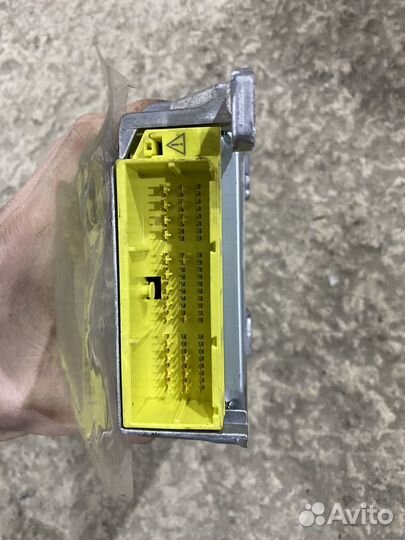 Блок управления airbag toyota land cruiser 200