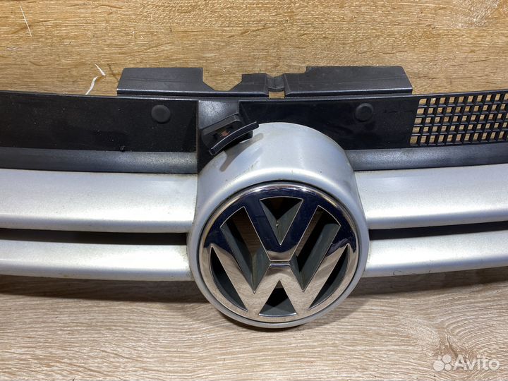 Решетка радиатора Volkswagen Golf 4 Арт. 130428