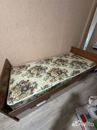 Спальный гарнитур бу
