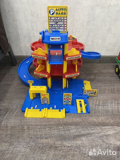 Парковка Полесье