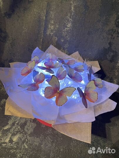 Букет из бабочек в коробке