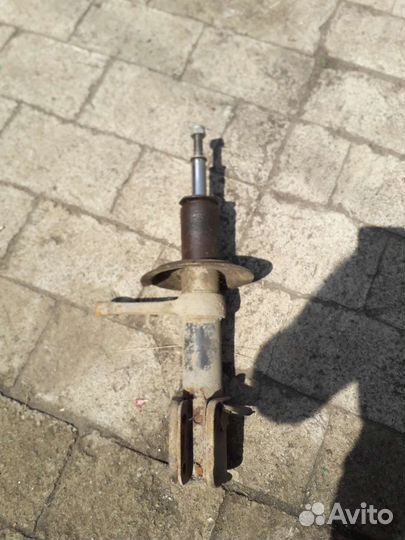 Стойка передняя 2110