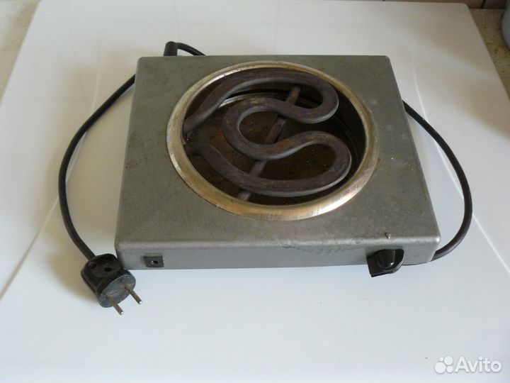 Настольная электроплитка Миэла 1 кВт 1978 год