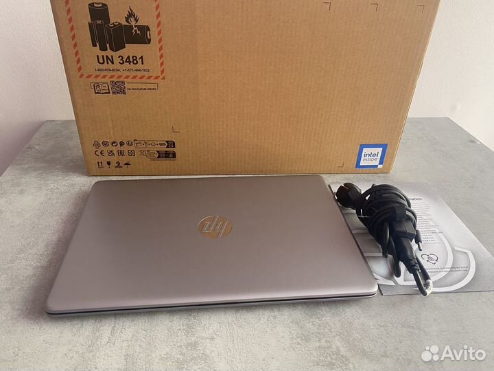 Ноутбук HP 250 g9