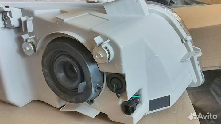 Фара левая Chevrolet Aveo T255 хэтчбек