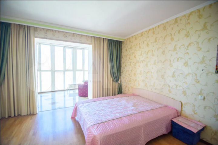 3-к. квартира, 100 м², 6/7 эт.