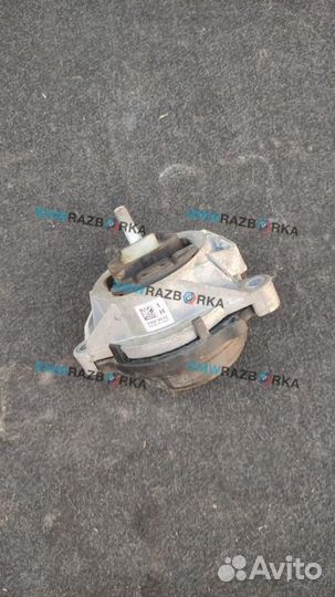 Подушка крепления двигателя левая BMW 4 6856183