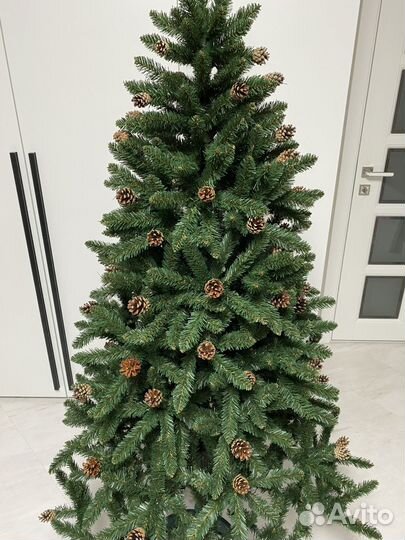 Елка искусственная с шишками