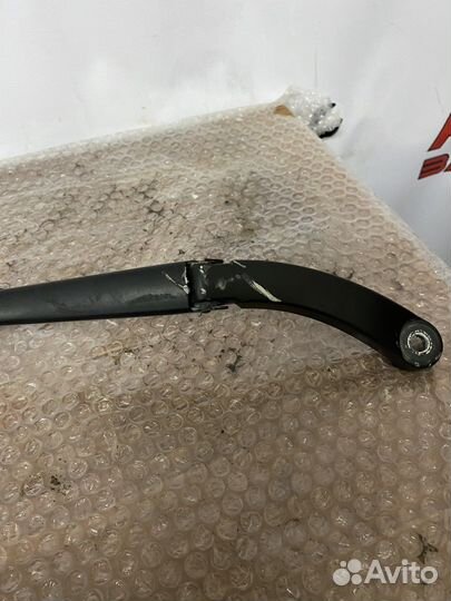 Поводок дворников LADA Xray