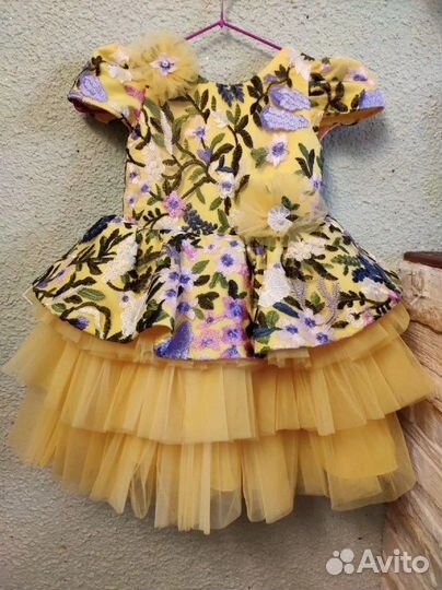 В продаже весеннее платье для девочки 116-122