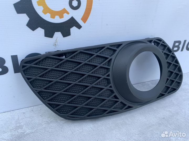 Решетка птф правая Mercedes A1648851023