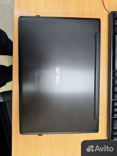 Ноутбук asus