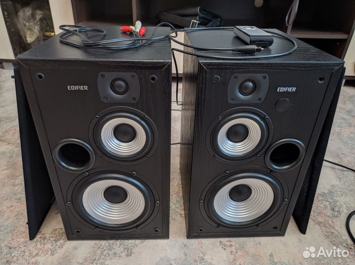 Мультимедийные колонки Edifier r2700
