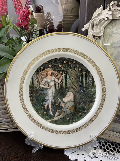 Тарелки Royal Worcester