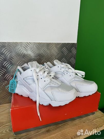 Кроссовки Nike Wmns Air Huarache, белый