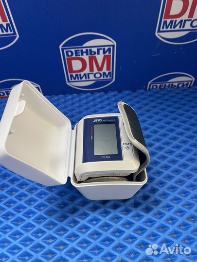 Л) Тонометр AND UB-202