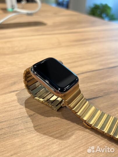 Apple Watch Series 5 44mm Stainless Steel Gold Blo