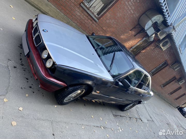 BMW 5 серия 2 МТ, 1995, битый, 299 999 км