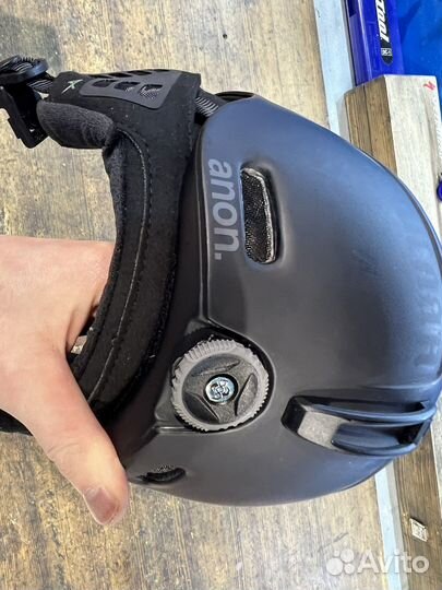 Шлем горнолыжный