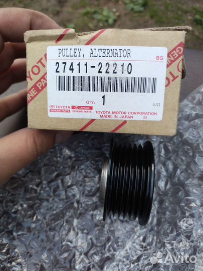 Шкив генератора 2741122210 Toyota 27411-22210