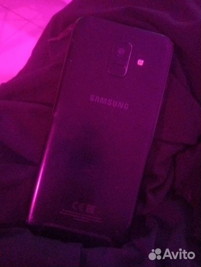 Samsung Galaxy A6, 4/32 ГБ