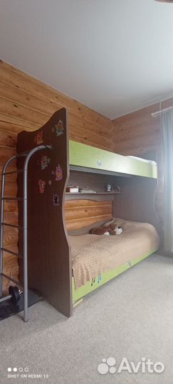 Двухъярусная кровать