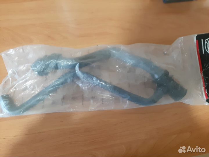 Нижний патрубок VAG passat б5+