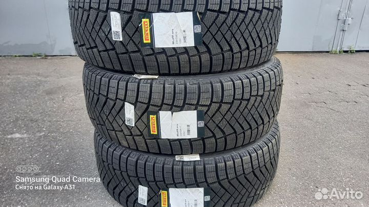 Pirelli Ice Zero FR 235/55 R19