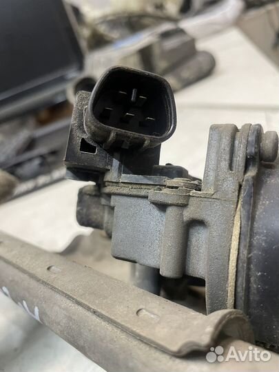 Трапеция стеклоочистителя Toyota Avensis 1