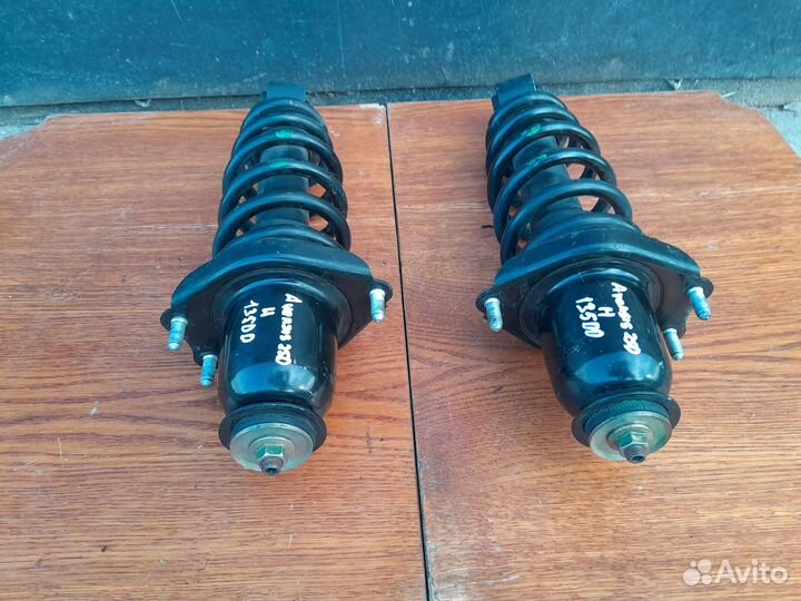 Стойки задние Toyota Avensis 250