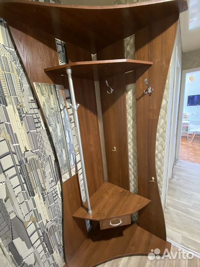 Вешалка в прихожую с зеркалом